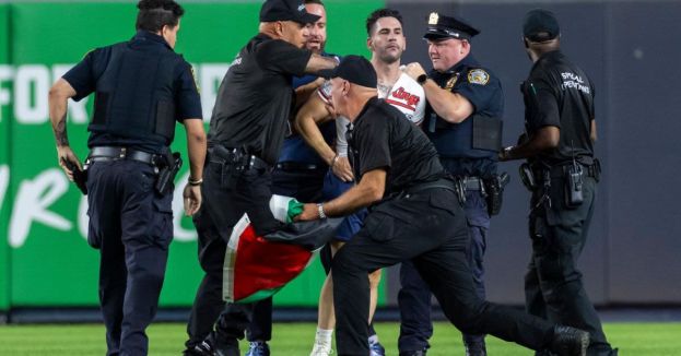 Yankee Stadium 9/11 Tribute Disrupted As Flag-Waving Protester Sparks Fury