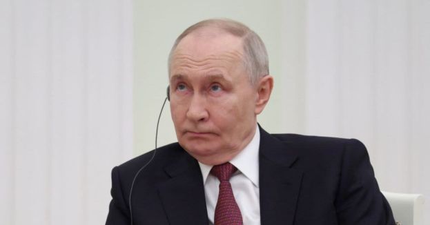 Trump Envoys Hold Secretive All-Night Putin Session