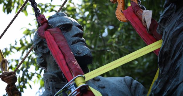 Stonewall Jackson Monument In Charlottesville Transformed Into Grotesque New Form To "Combat White Supremacy"