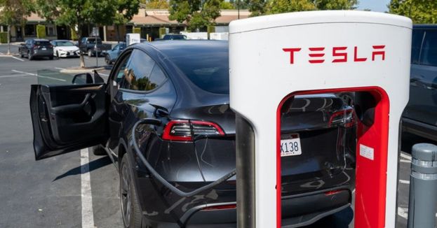 Trump Overhauls Biden-Era Auto Rules In Major Move Targeting EV And Fuel-Economy Standards