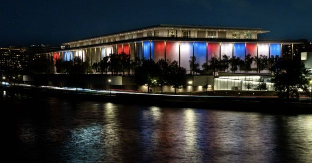 Kennedy Center Gives Prestigious Mark Twain Prize For American Humor To...