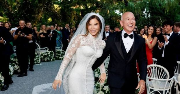 Irony Overload! Hollywood's Climate Crusaders Flock To Bezos Wedding—In Over 90 Private Jets