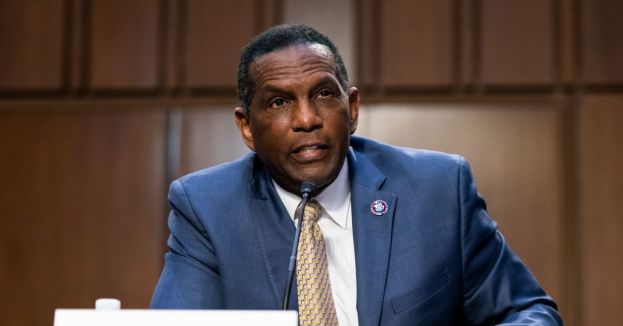 Trump Ally Burgess Owens Stuns Utah GOP With 2026 Exit