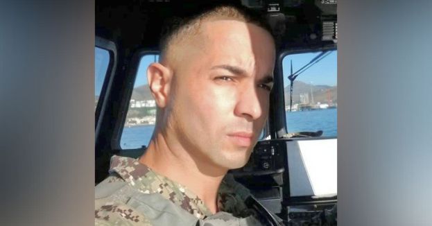 Incredible Rescue: Naval Officer Dies After Rescuing Two Children from Deadly Hawaiian Surf