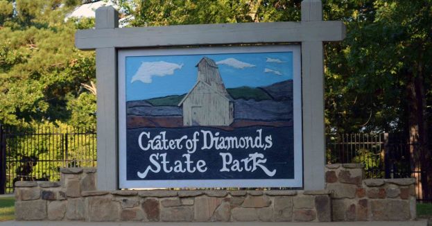 French Tourist Strikes DIAMOND Goldmine In Arkansas State Park