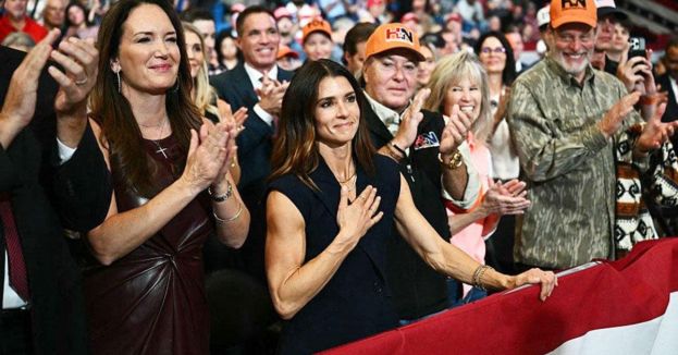 Danica Patrick Rides Air Force One With Trump—Then Drops A 7-Word Line His Base Will Love
