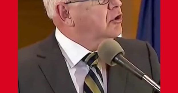 Tim Walz Learns What It's Like To Talk To A Non-Paid Audience