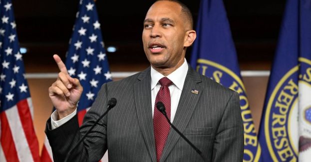 Hakeem Jeffries Claims Trump’s Serving Up Far-Right Extremism—And Forcing America To Choke It Down!