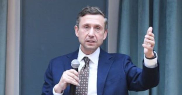 DNC In Crisis: Chair Handed 'Mop And Bucket' To Salvage Collapsing Democratic Party