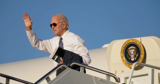 Presidential Pizza Panic: Biden's Bizarre Detroit-Style Pizza On Air Force One Leaves Tastebuds In Turmoil!