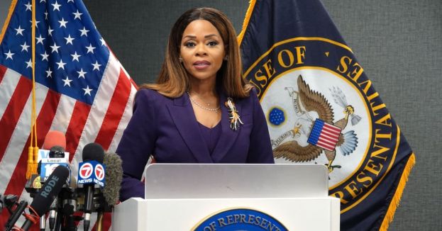 Florida Congresswoman's Christmas Photo Sparks Outrage