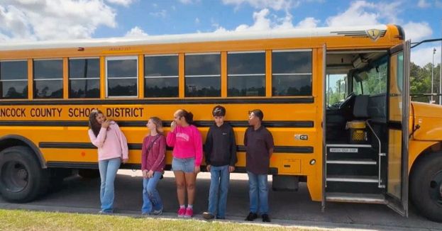 Mississippi School Bus Driver Suddenly Collapses—What These Middle Schoolers Do Next Stuns America