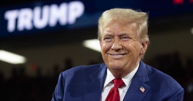 WATCH: Now That's A Trump Comeback! Trump Deals With "Garbage" Comment His OWN Way!