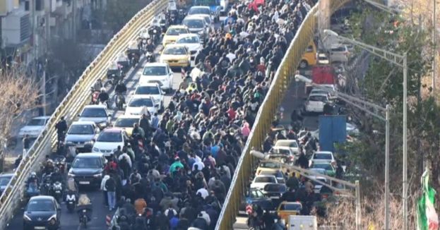 Chaos In Iran: Security Forces Clash With Protesters As Nationwide Turmoil Intensifies