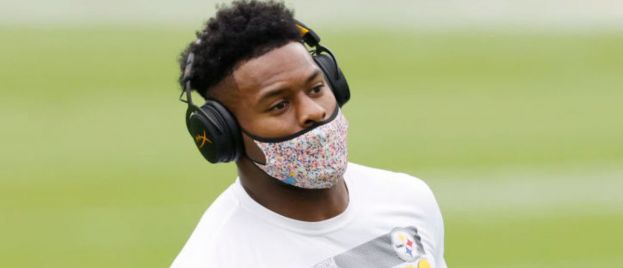 JuJu Smith-Schuster Helps 170 Families For Christmas