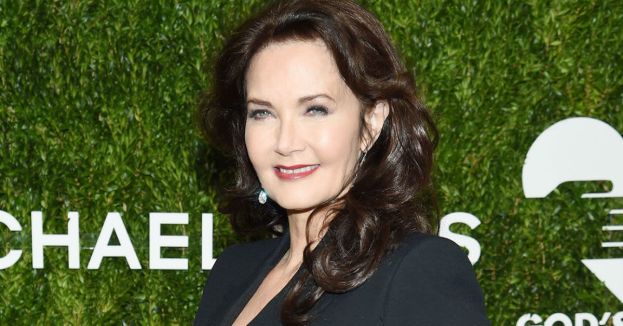 Wonder Woman Star STUNS Fans By Endorsing Her Sister’s Political Opponents!