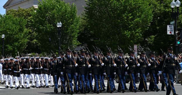 Patriots Rally To Feed 8,500 Heroes At Epic D.C. Army Parade!