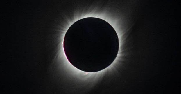 gazing-gone-wrong-doctor-s-warning-after-eclipse-eye-injuries-surge